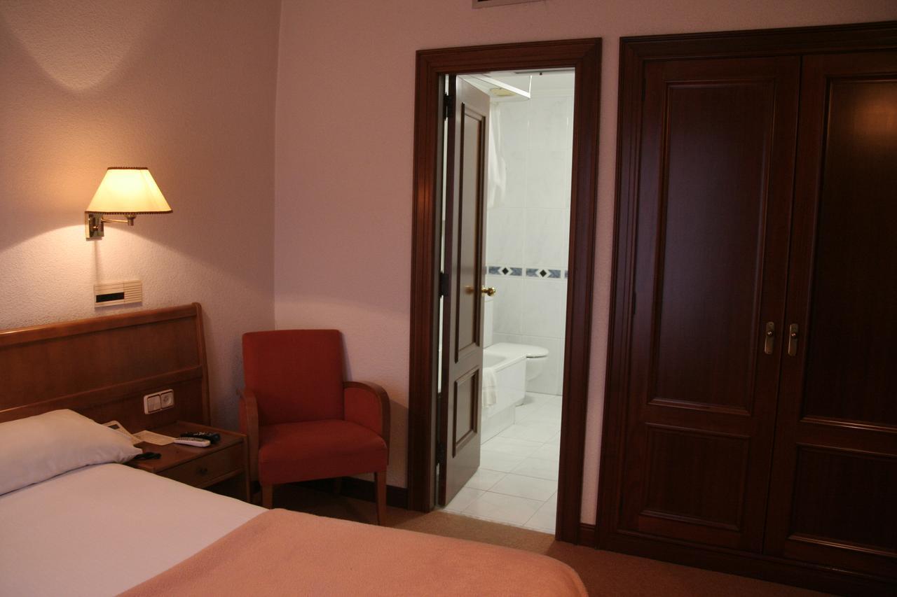 ויגו Hostal Gran Via מראה חיצוני תמונה