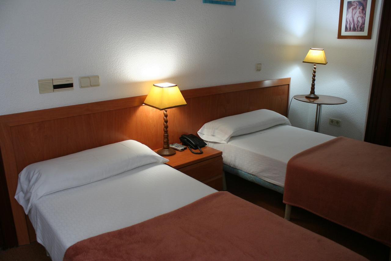 ויגו Hostal Gran Via מראה חיצוני תמונה