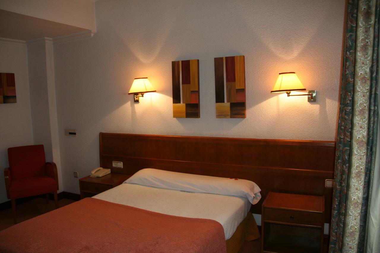ויגו Hostal Gran Via מראה חיצוני תמונה